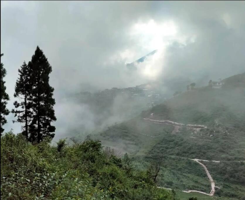 The Hill Story, Entire Chalet, Offbeat,Cozy Mussoorie Esterno foto